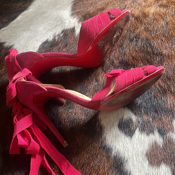 Louboutin heel - Picture 3 of 4